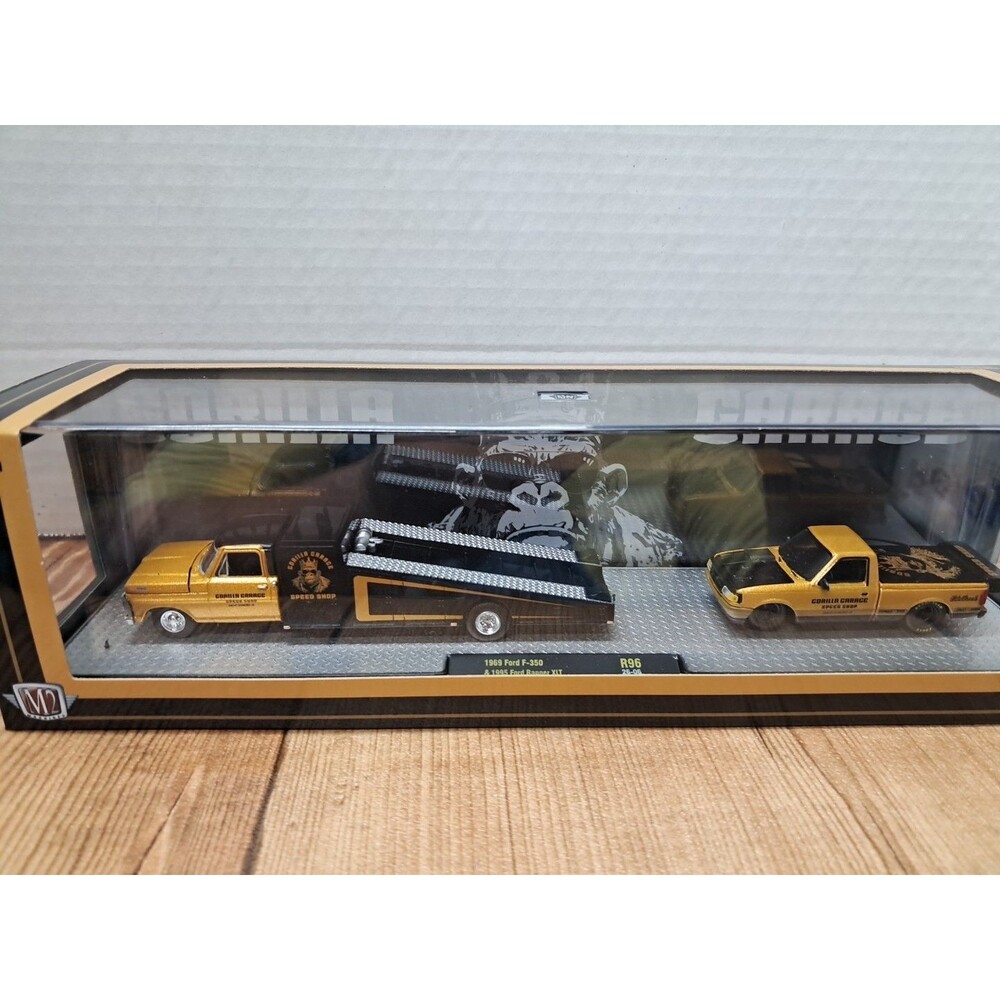 M2 Machines Hauler R96 1969 Ford F-350 And 1995 Ford Ranger XLT
